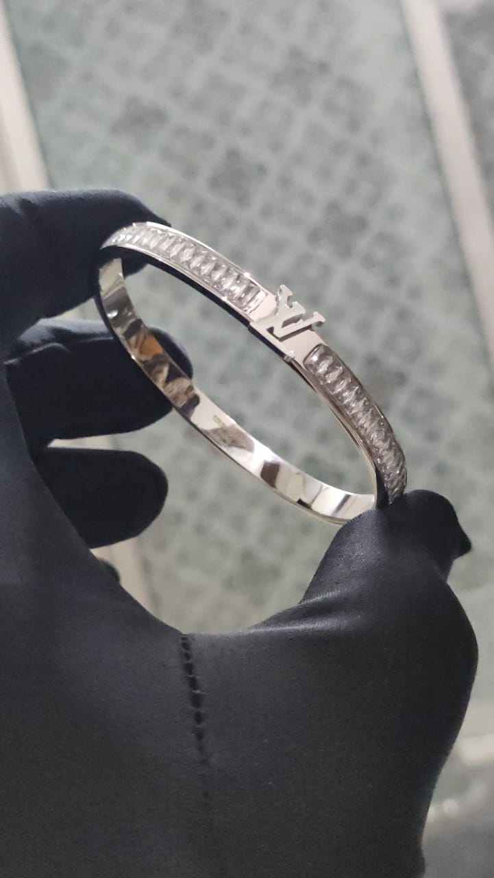 Elegant Duo Crystal Bangles – Gold & Silver Tones
