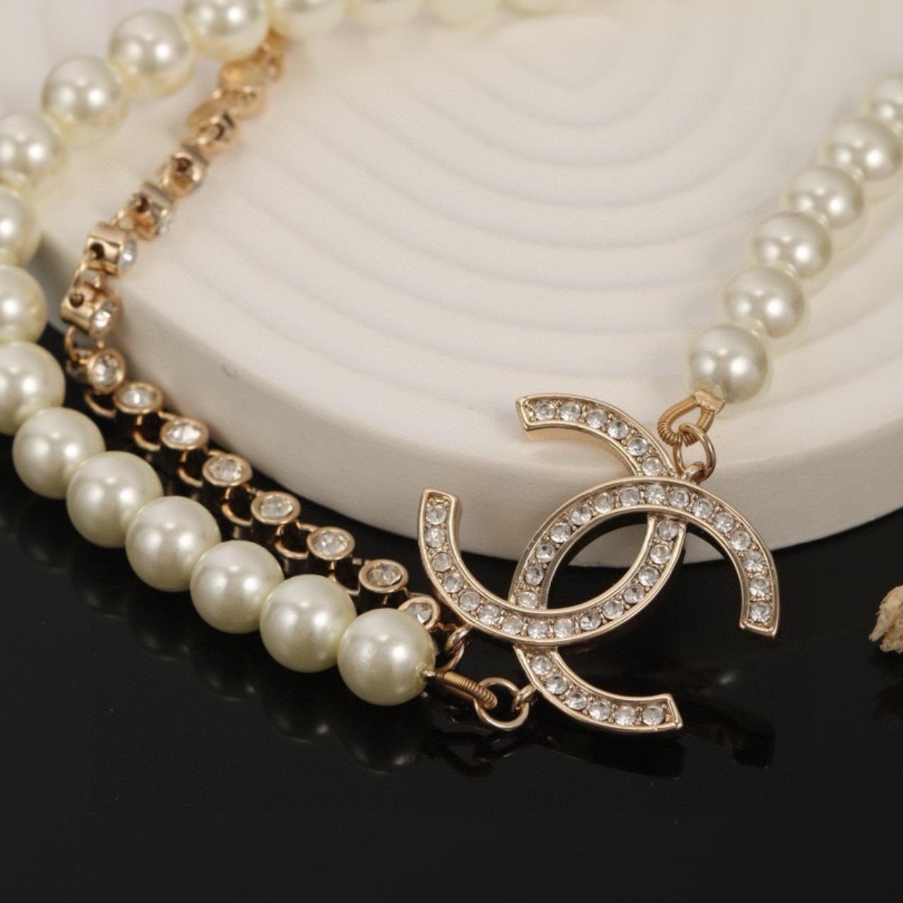 Elegant Pearl & Crystal Statement Necklace
