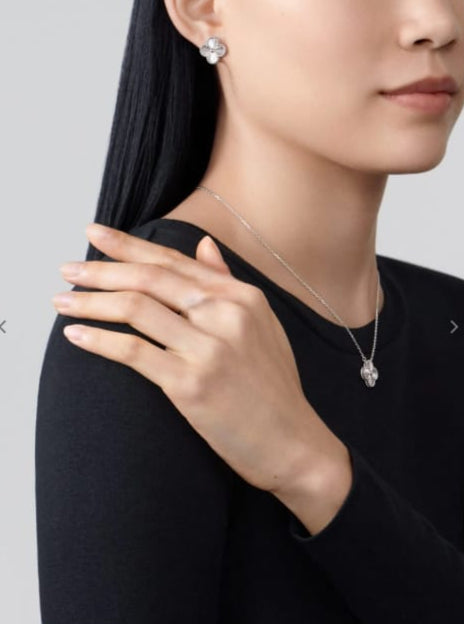 Luxury Clover Silver Pendant Necklace