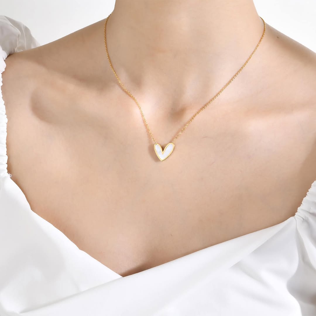 White Heart Pendant Necklace – Minimal & Elegant Everyday Wear
