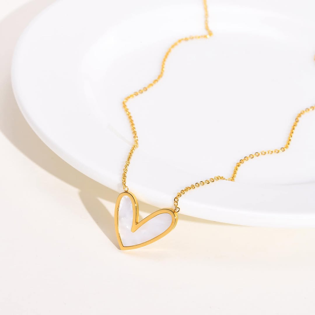 White Heart Pendant Necklace – Minimal & Elegant Everyday Wear