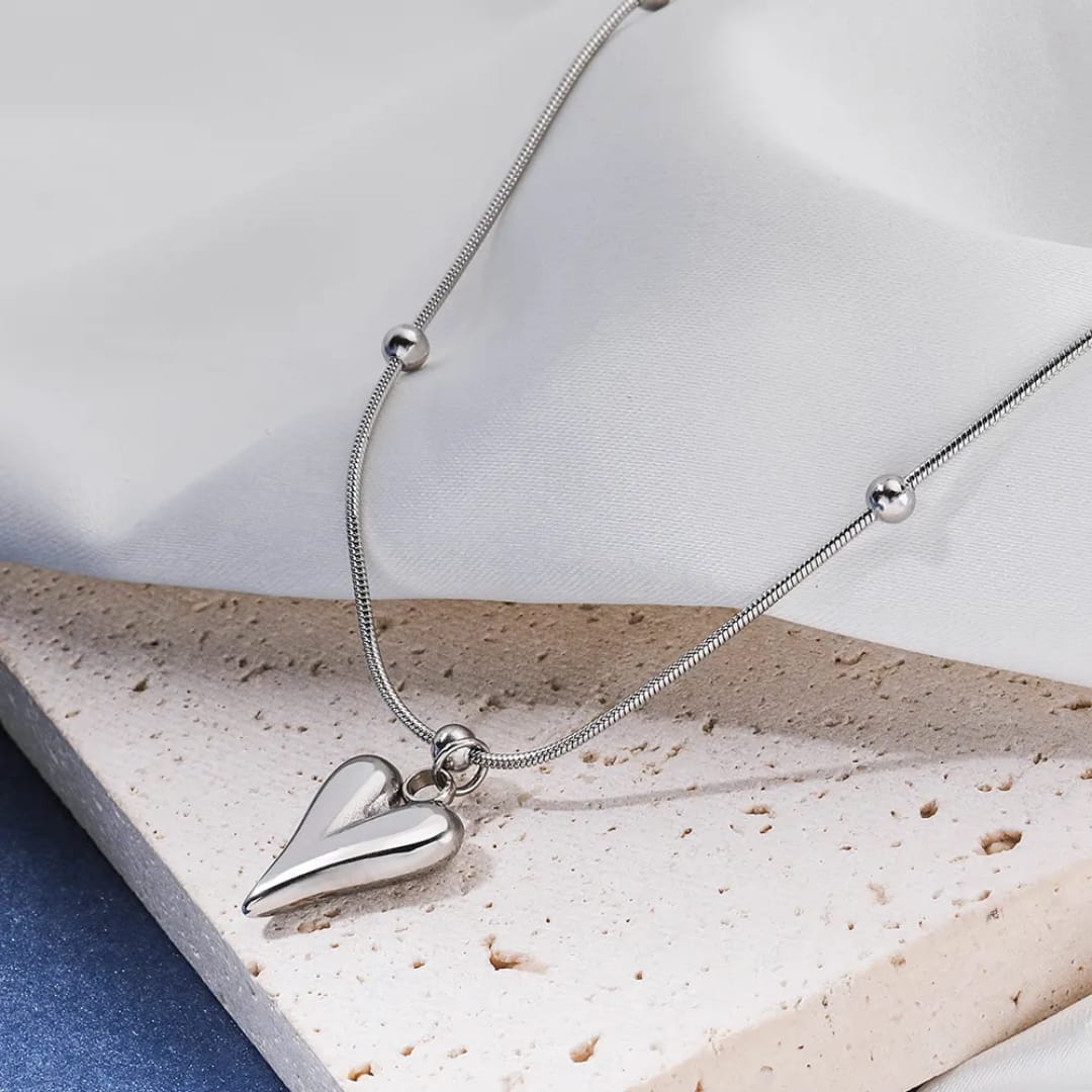 Heart Chain Necklace – Gold & Silver Minimalist Love
