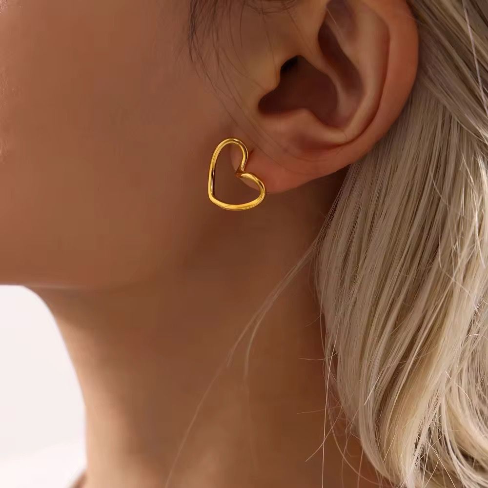 Heart Shape Stud Earrings – Minimal & Elegant Everyday Style