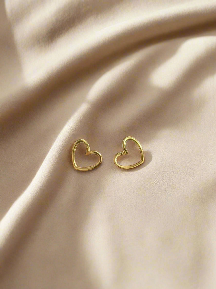 Heart Shape Stud Earrings – Minimal & Elegant Everyday Style