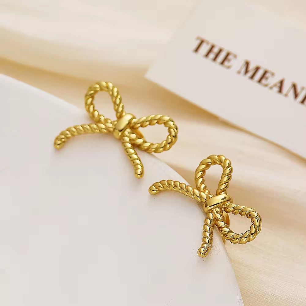 Chic Bow Knot Stud Earrings – Elegant Everyday Jewelry