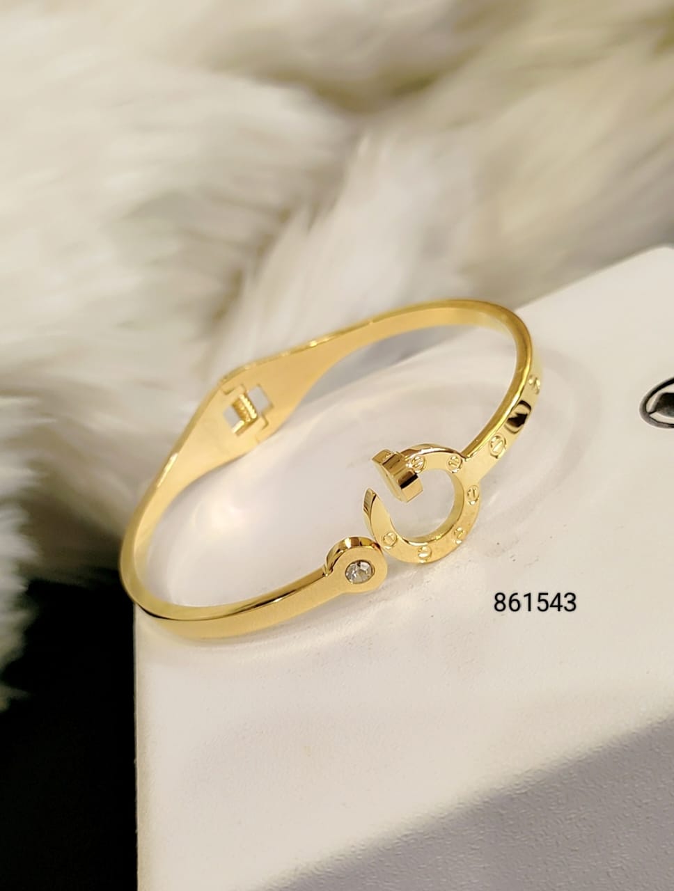 Elegant GG-Inspired Gold Bracelet – Crystal Accent Open Design