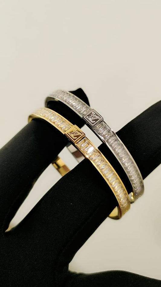 Luxury-Inspired Dual-Tone Bracelet – Gold & Silver | Tarnish-Free