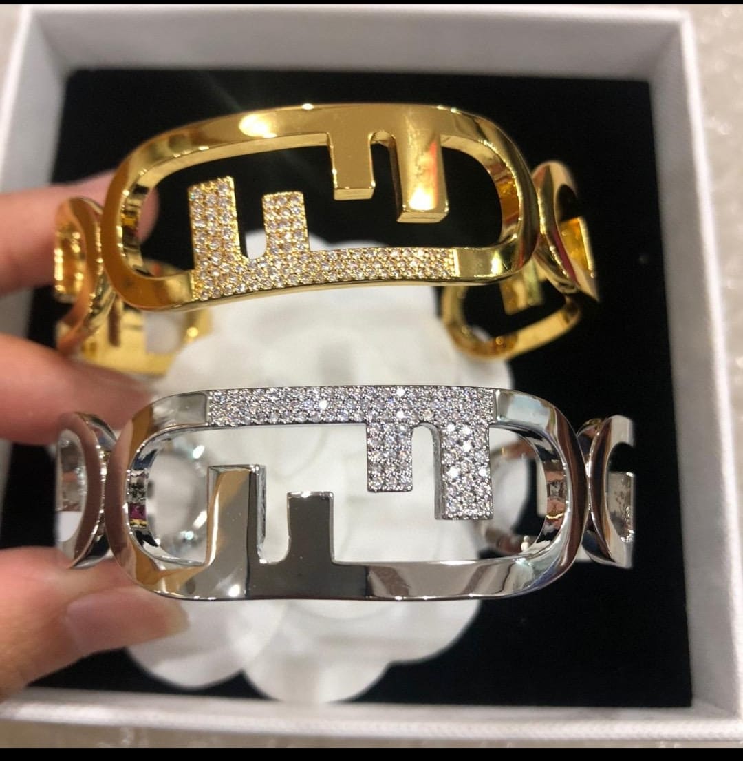 Elegant Fendi-Inspired Gold Jewelry Set – Bracelet & Earrings