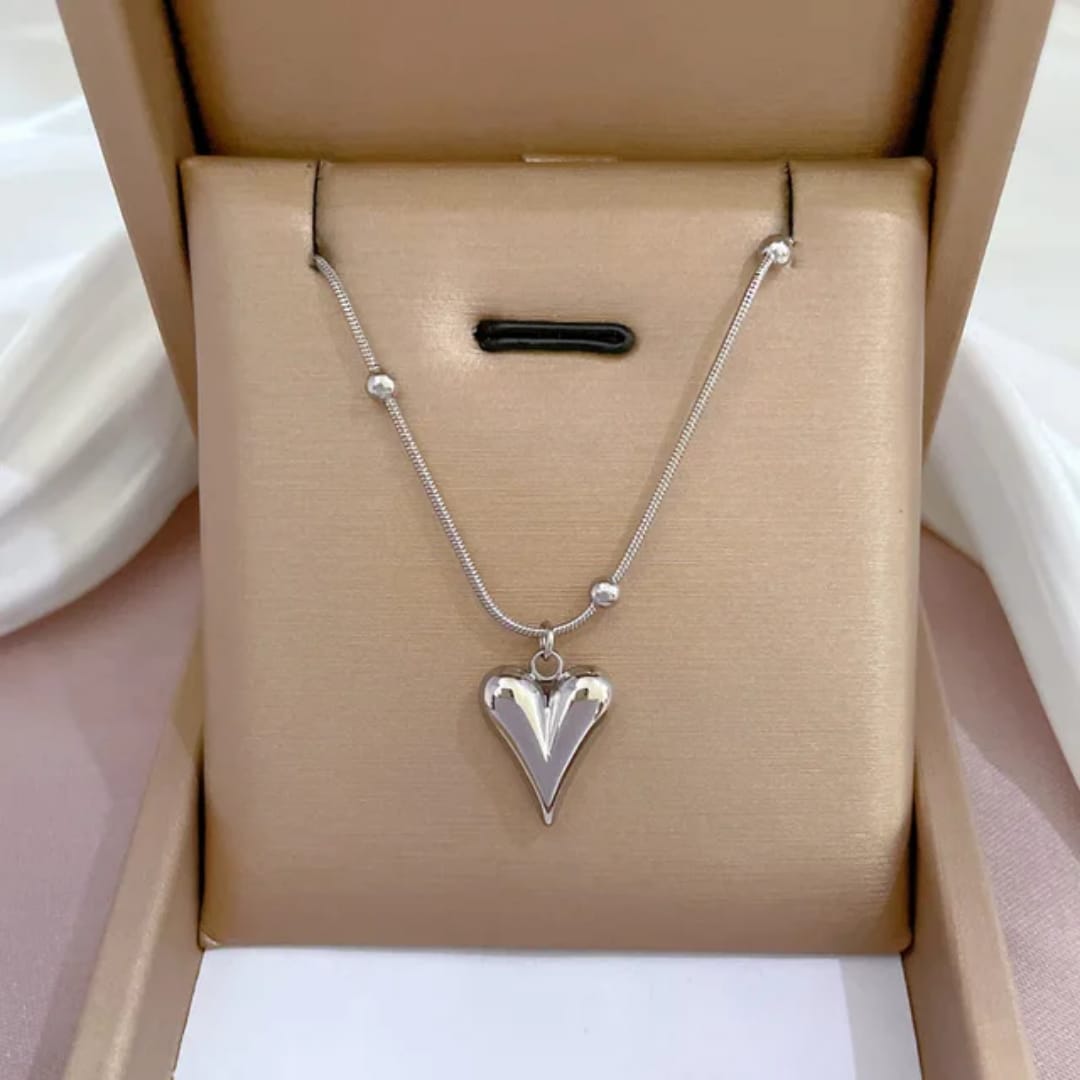 Heart Chain Necklace – Gold & Silver Minimalist Love