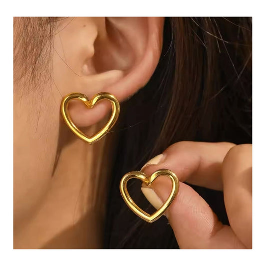 Heart Shape Stud Earrings – Minimal & Elegant Everyday Style