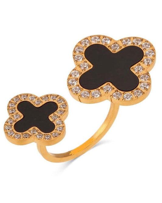 Elegant Clover Ring – Symbol of Luck & Beauty