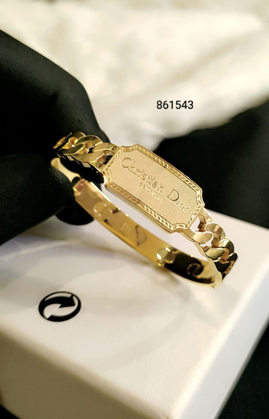 Christian Dior Engraved Premium Gold Bracelet – Statement Link Design