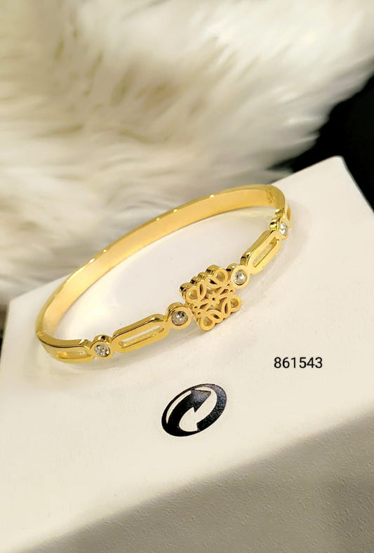 Luxury Statement Bracelet – Elegant & Timeless Charm